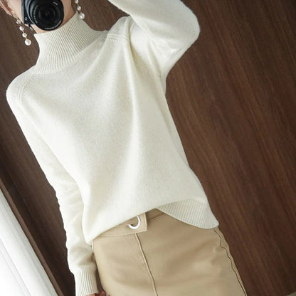JO | Stylish turtleneck sweater