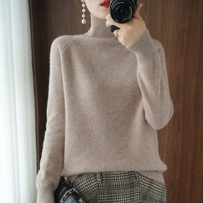 JO | Stylish turtleneck sweater