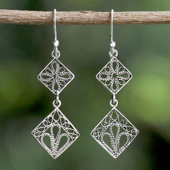 Charming Silver Earring for Any Occasion