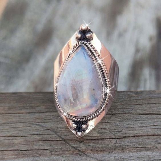 Classic Silver Ring with Timeless Appeal
