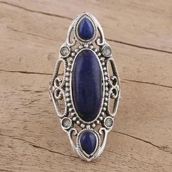 Charming Silver Ring for Any Occasion