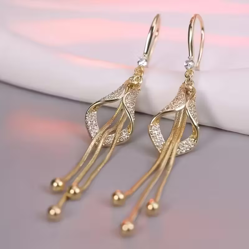 Elegant Gold Earring for Every Occasion