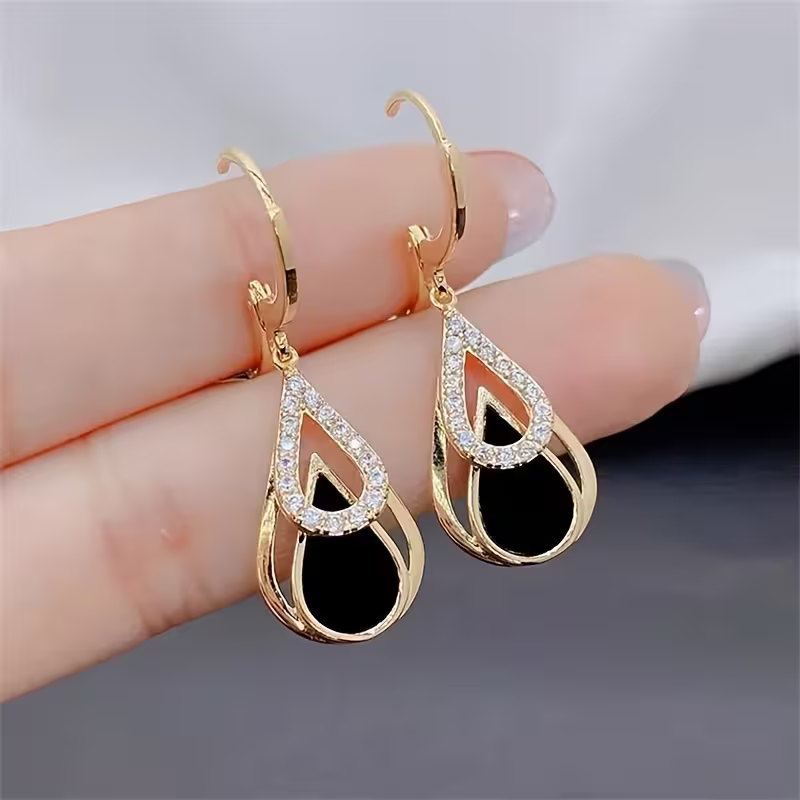 Stunning Gold Earring for Daily Wear