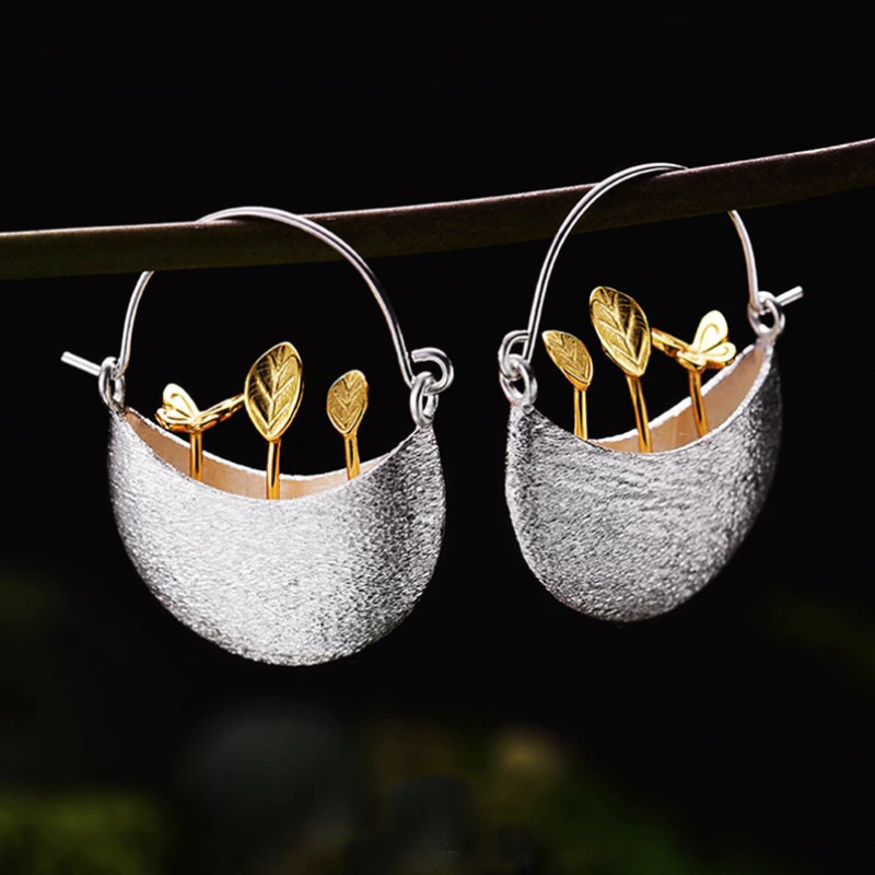 Charming Gold Earring for Any Occasion