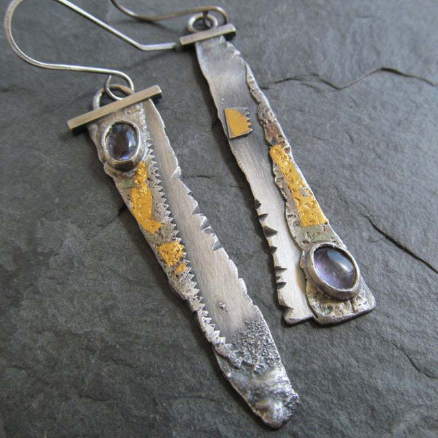 Charming Earring for Any Occasion