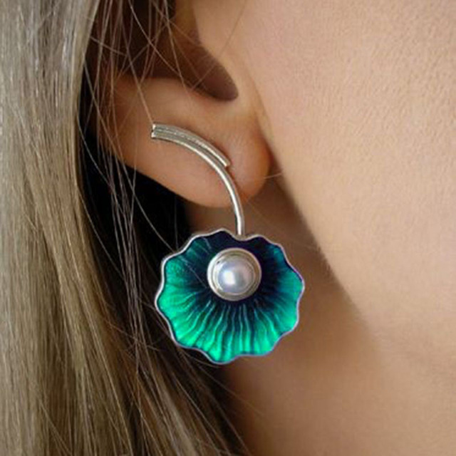 Beautiful Pearl Earring with Unique Style
