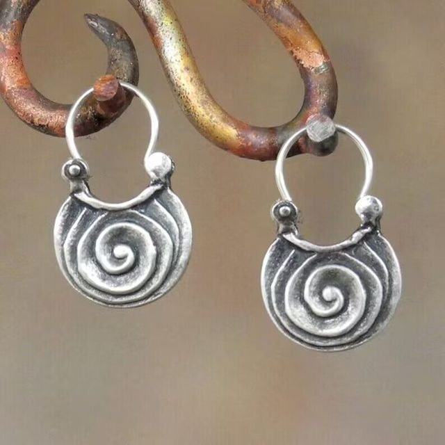 Elegant Silver Earring for Every Occasion