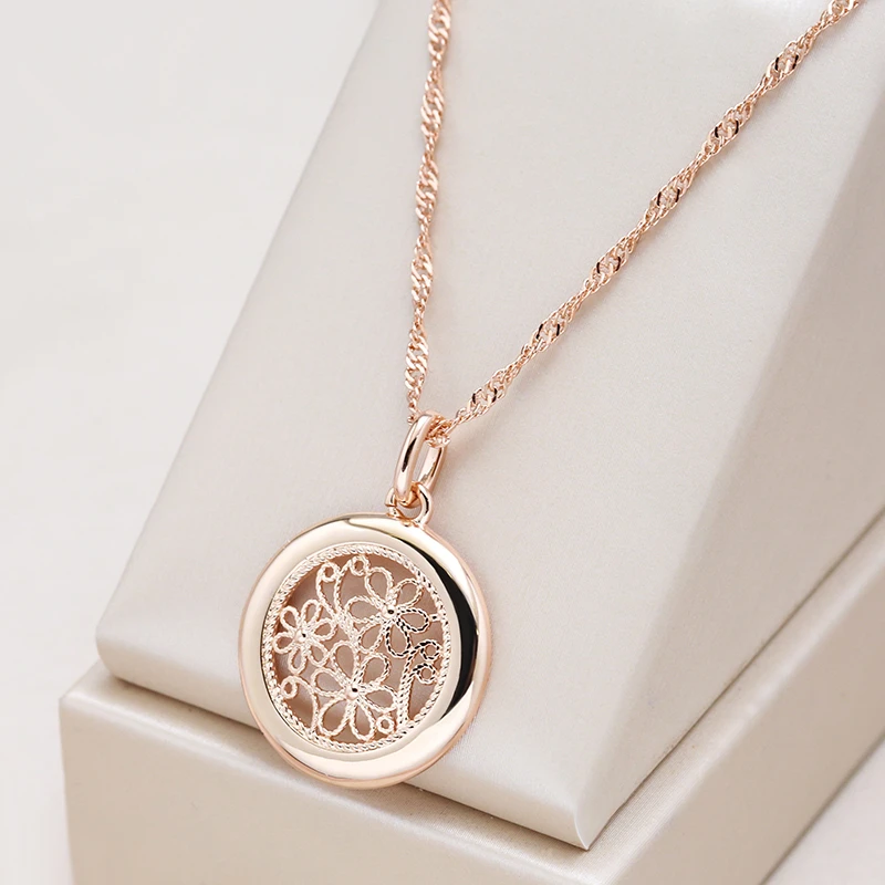 Romantic Gold Necklace for Special Moments