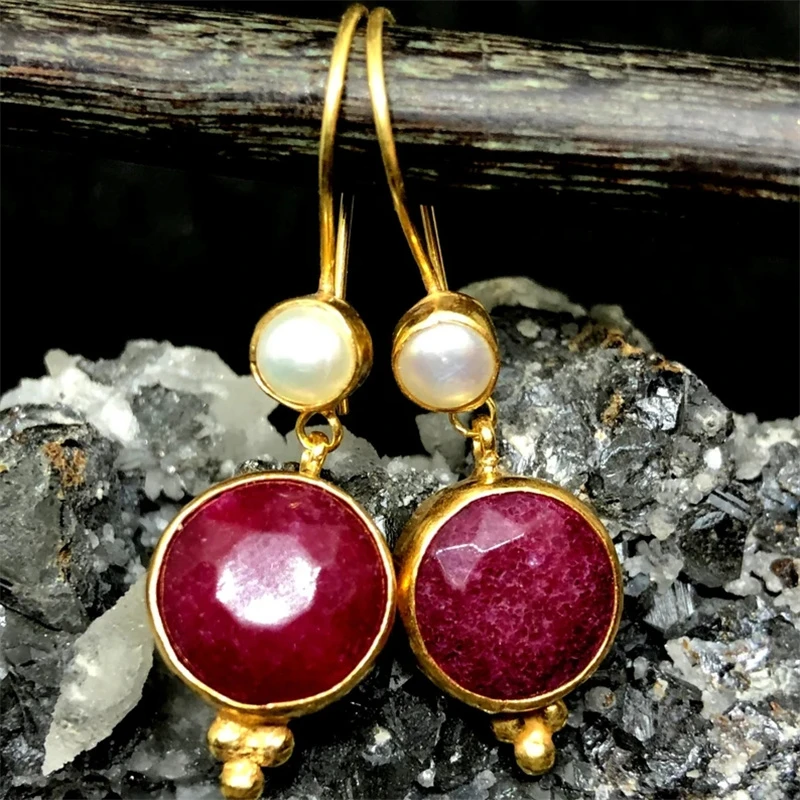 Romantic Gold Earring for Special Moments