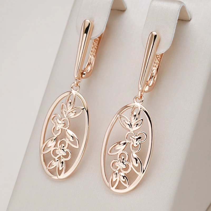 Elegant Gold Earring for Every Occasion