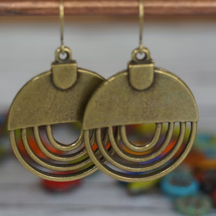 Elegant Gold Earring for Every Occasion
