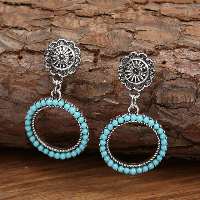 Charming Earring for Any Occasion