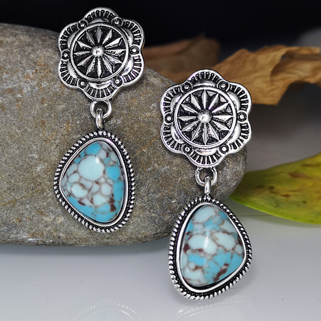 Elegant Silver Earring for Every Occasion