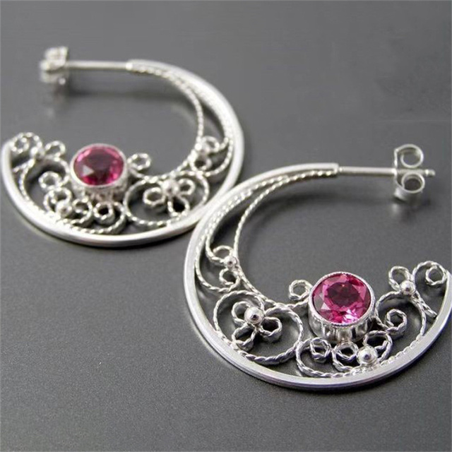 Romantic Silver Earring for Special Moments