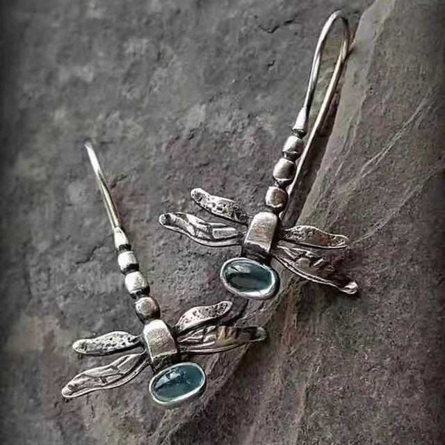 Charming Silver Earring for Any Occasion