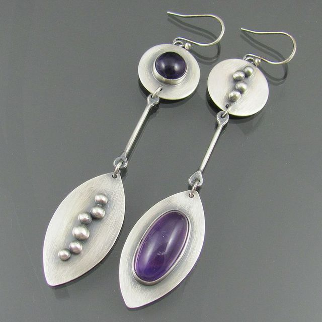 Charming Silver Earring for Any Occasion