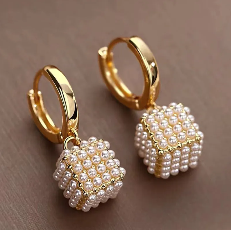 Classic Pearl Earring with Timeless Appeal