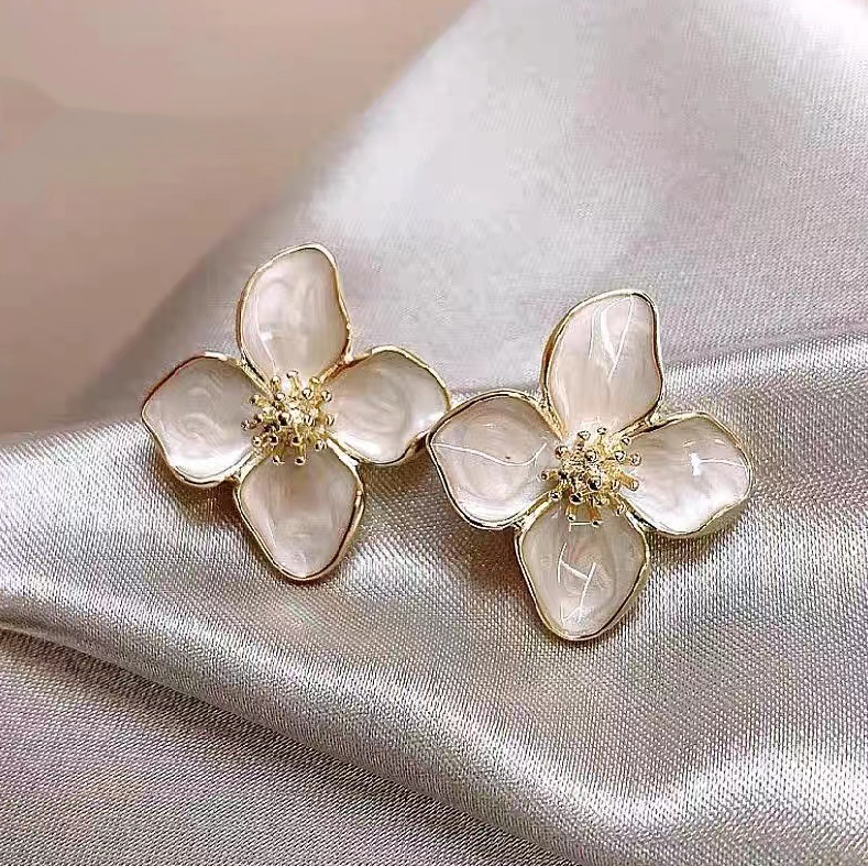 Delicate Artisan Gold Earring
