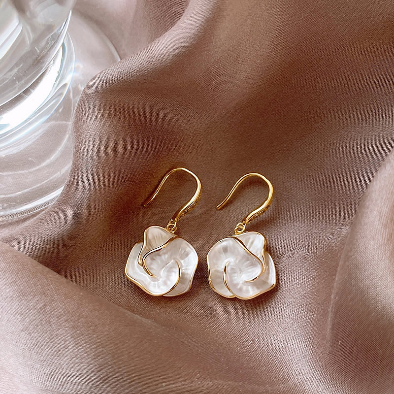 Stunning Earring for Daily Wear