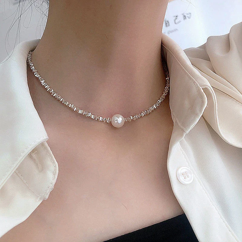 Beautiful Pearl Necklace with Unique Style