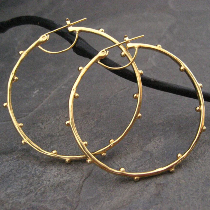 Beautiful Gold Earring with Unique Style