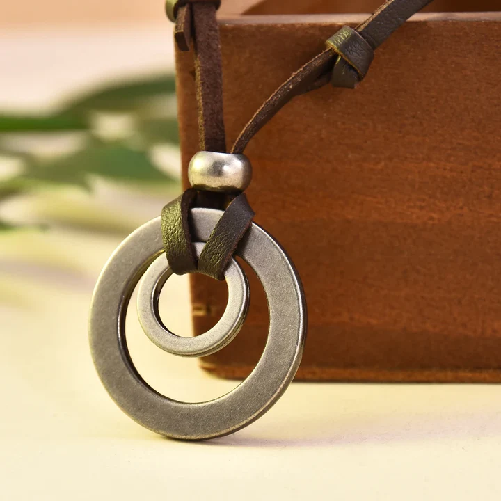 Romantic Silver Necklace for Special Moments
