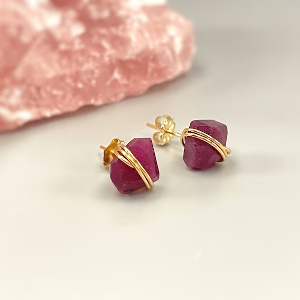 Romantic Gold Earring for Special Moments