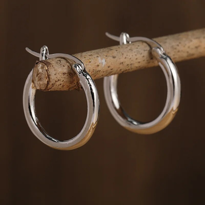 Romantic Gold Earring for Special Moments