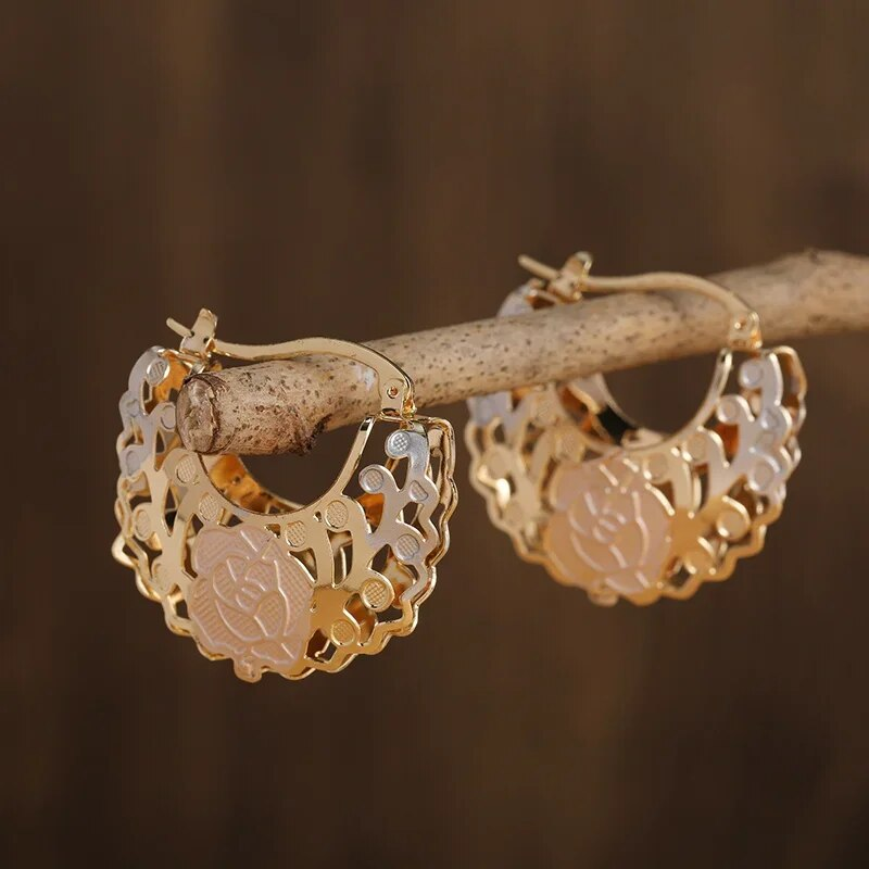 Romantic Gold Earring for Special Moments