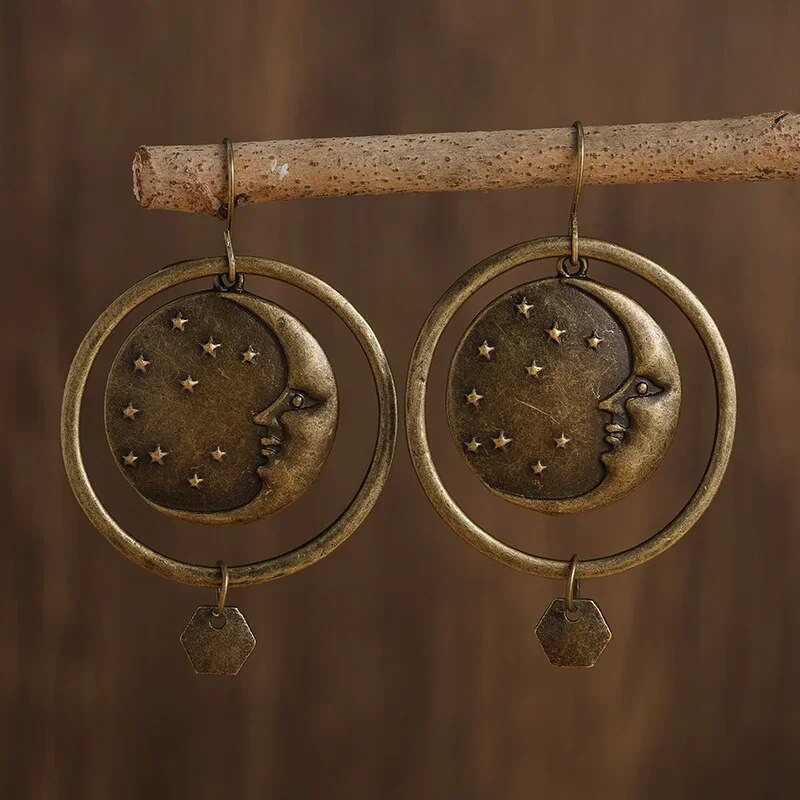 Charming Gold Earring for Any Occasion