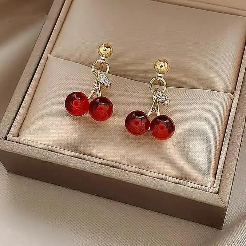 Charming Earring for Any Occasion