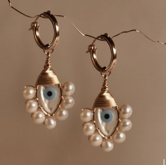 Classic Pearl Earring with Timeless Appeal