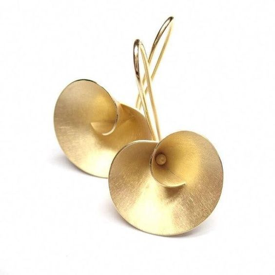 Stunning Gold Earring for Daily Wear