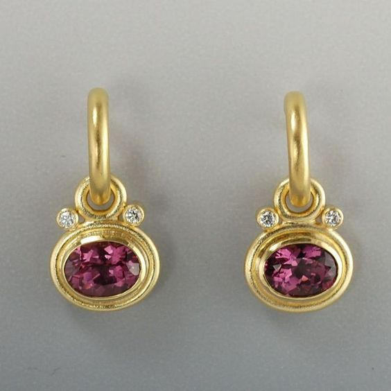Beautiful Gold Earring with Unique Style