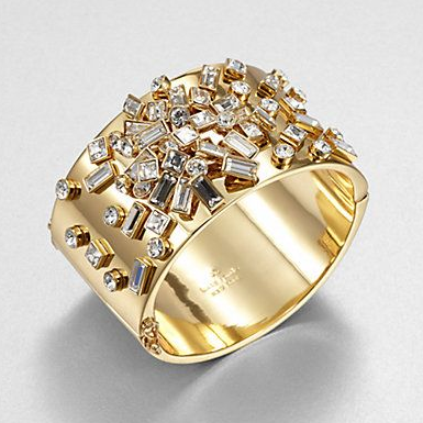 Classic Gold Ring with Timeless Appeal