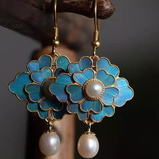 Stunning Pearl Earring for Daily Wear