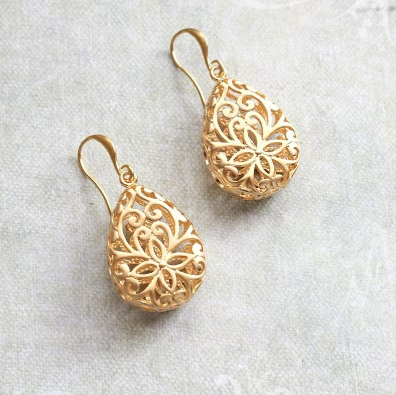 Vintage Handmade Gold Earring