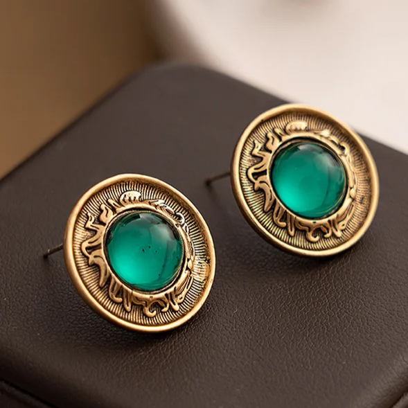 Beautiful Gold Earring with Unique Style