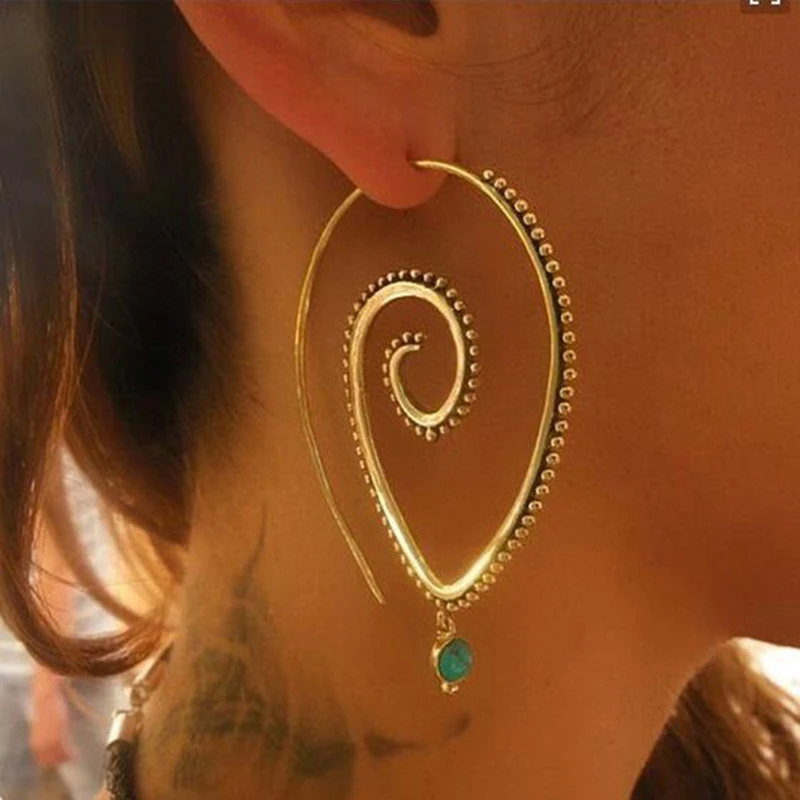 Stunning Gold Earring for Daily Wear
