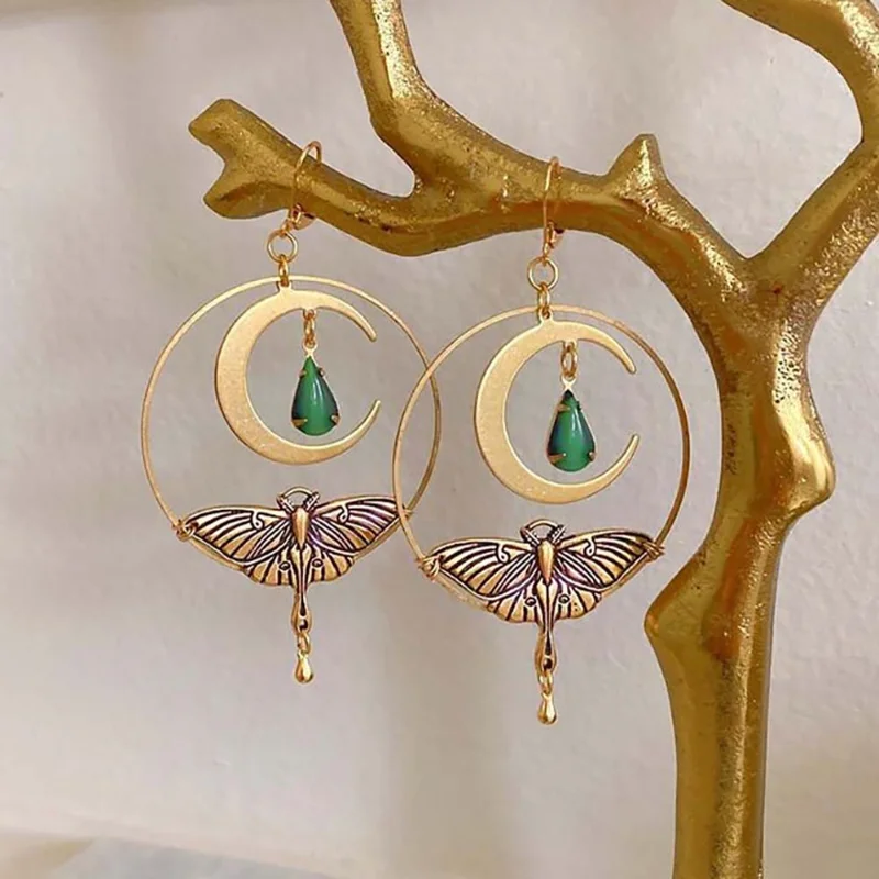 Elegant Gold Earring for Every Occasion