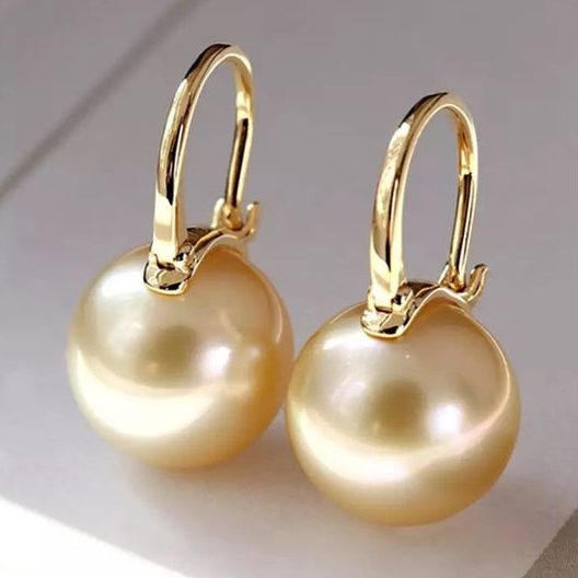 Delicate Artisan Gold Earring