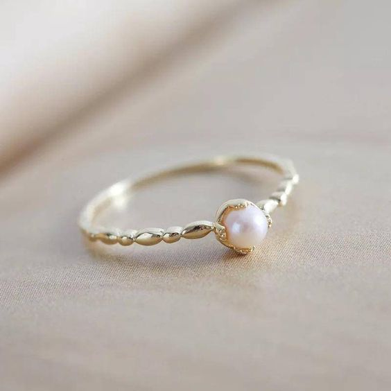 Beautiful Pearl Ring with Unique Style