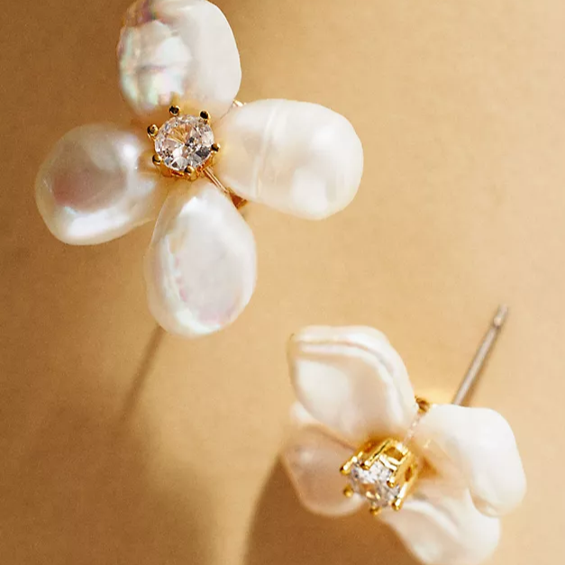 Charming Earring for Any Occasion
