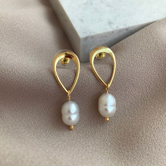 Elegant Gold Earring for Every Occasion
