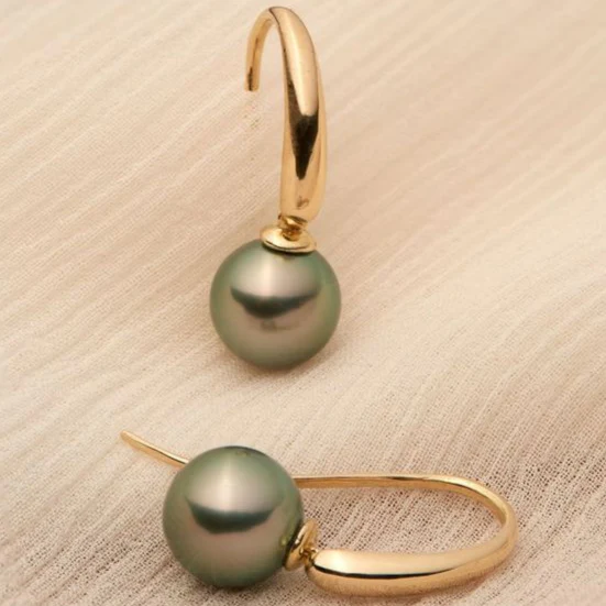 Charming Pearl Earring for Any Occasion