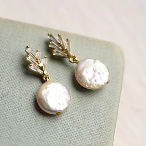Beautiful Pearl Earring with Unique Style
