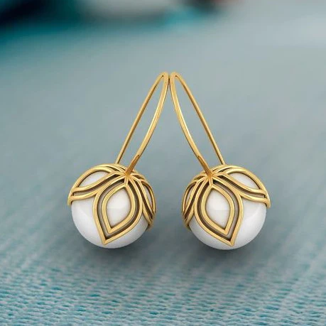Charming Gold Earring for Any Occasion