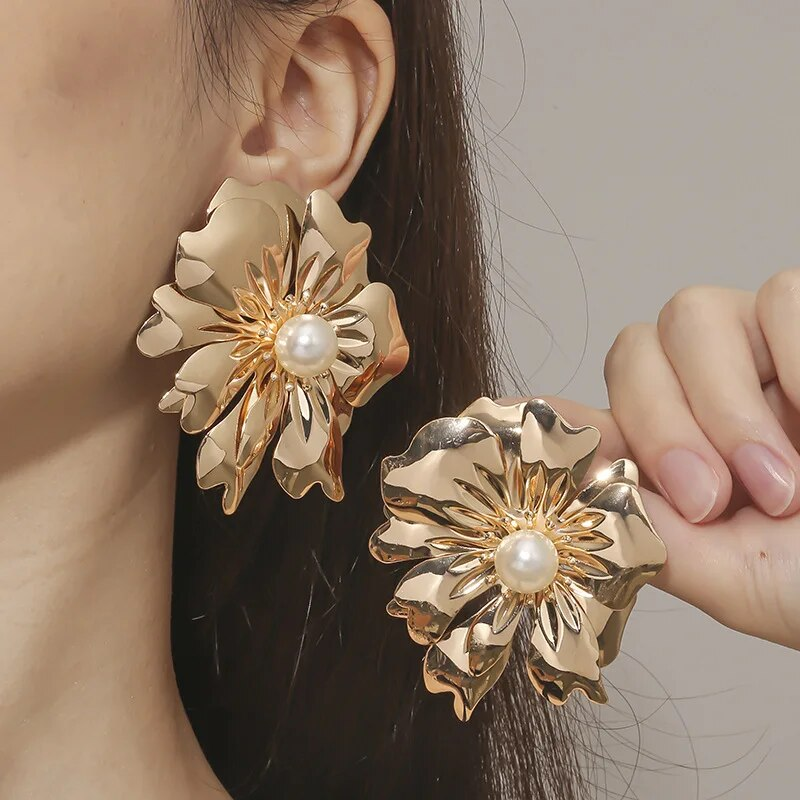 Vintage Handmade Gold Earring