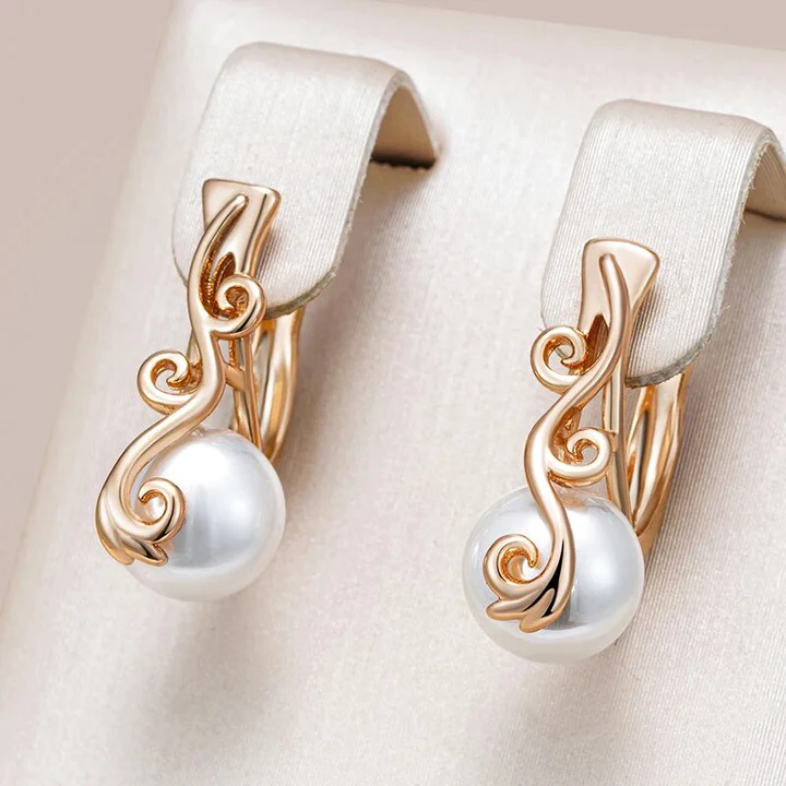 Romantic Gold Earring for Special Moments