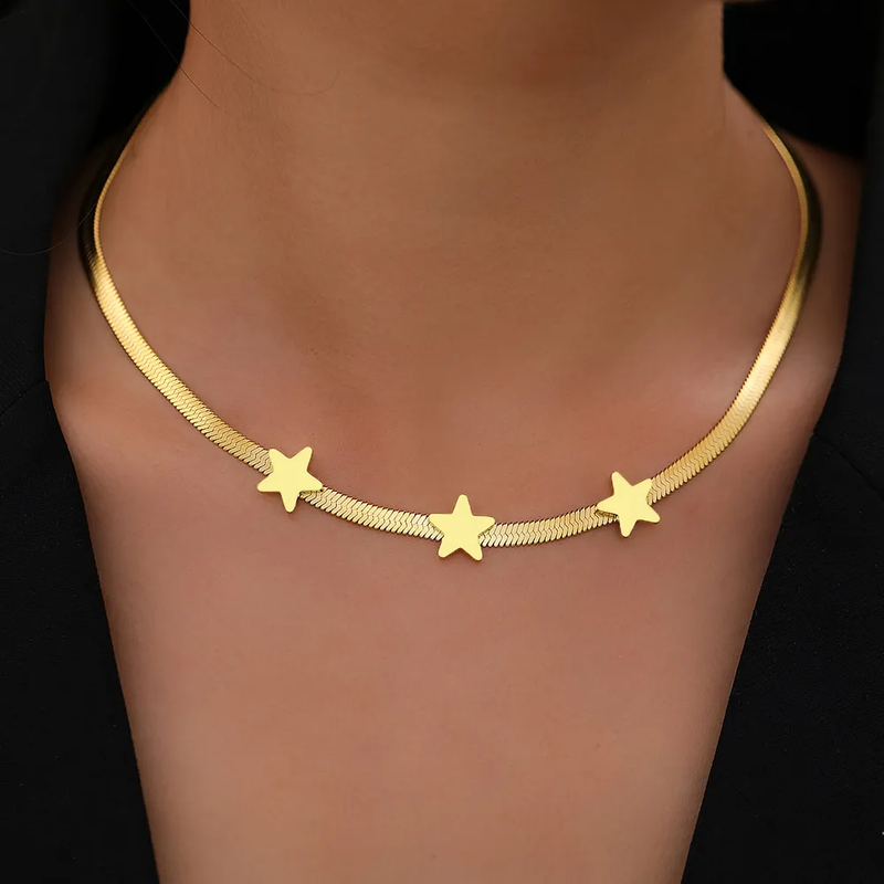 Romantic Gold Necklace for Special Moments